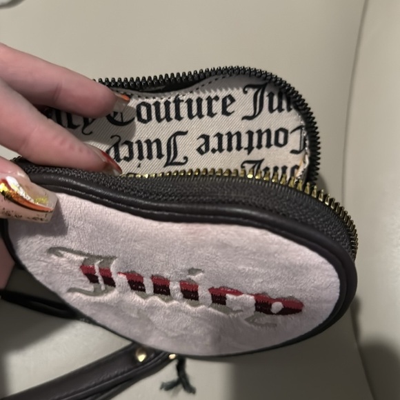 NWT Juicy Couture Retro Mini Heart Zip Around Wallet - Picture 6 of 7
